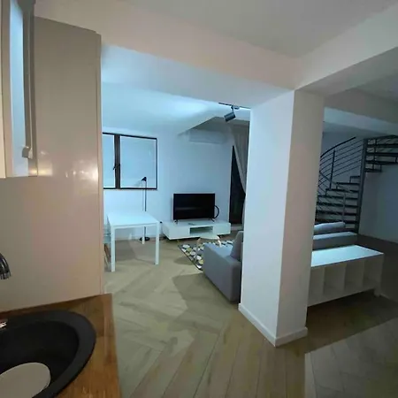 Netflix Cloud Penthouse *